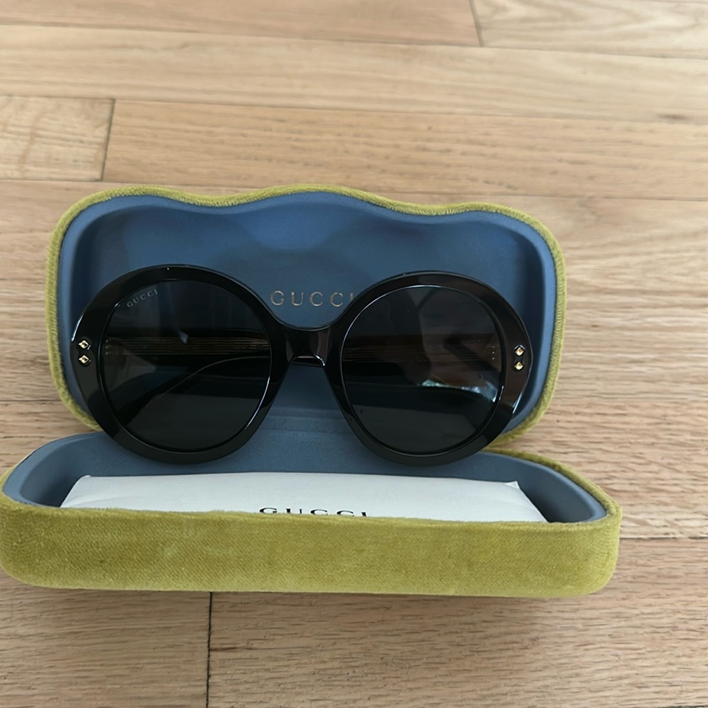 Gucci sunglasses- excellent cond! Comes with hard and soft case and cloth